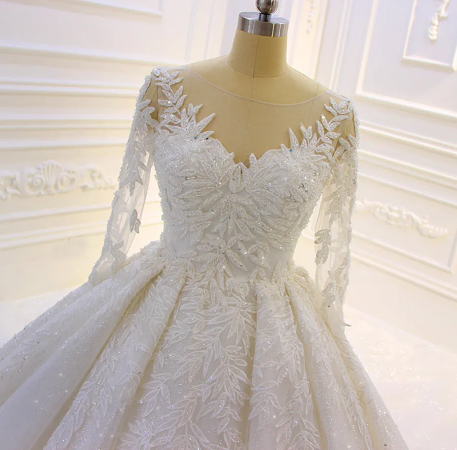 AM115 Long Sleeve Lace Applique Patterns Stunning Luxury Wedding Dress