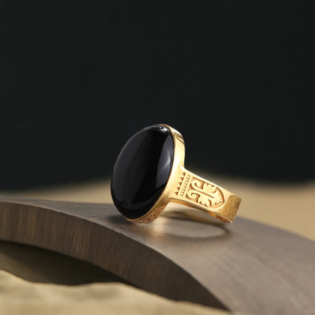 ArtDeco Men's Ring in 10k Yellow Gold with Black Onyx