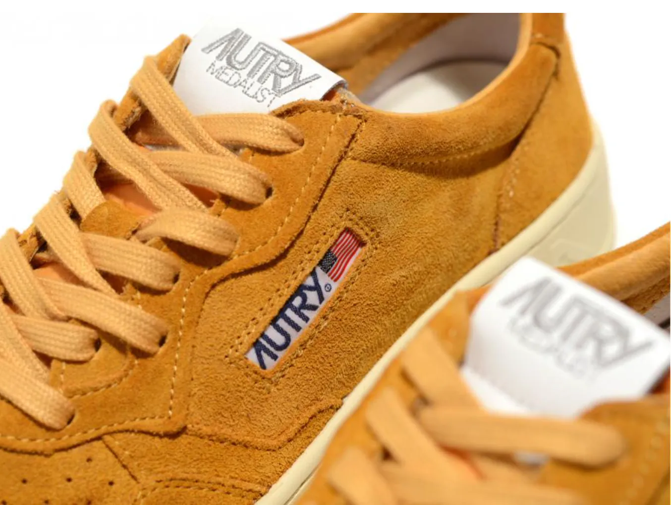 Autry Action Shoes All Suede Low Man - Ocher / Mustard (LAST ONES)