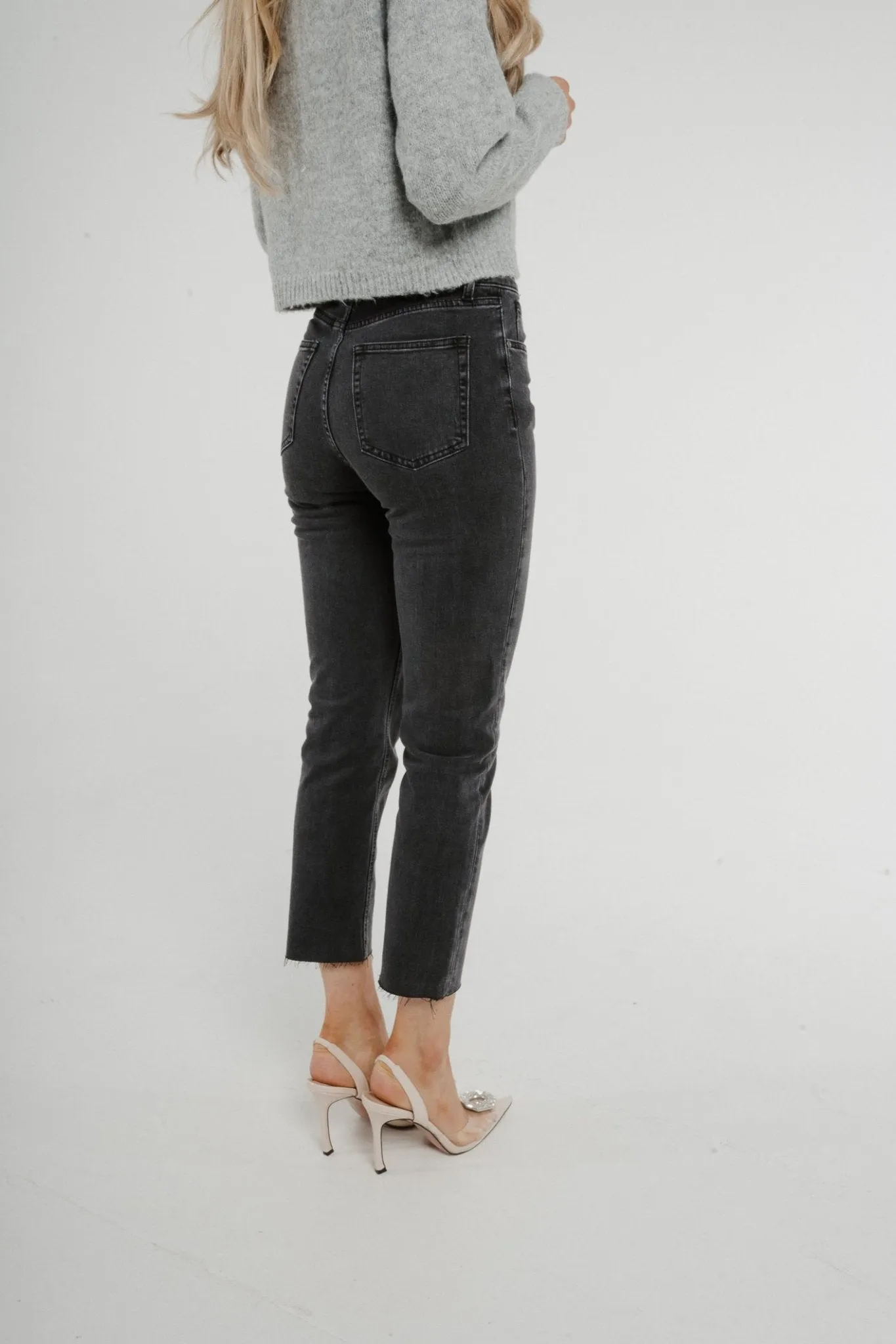 Cindy Straight Leg Jean In Black Wash