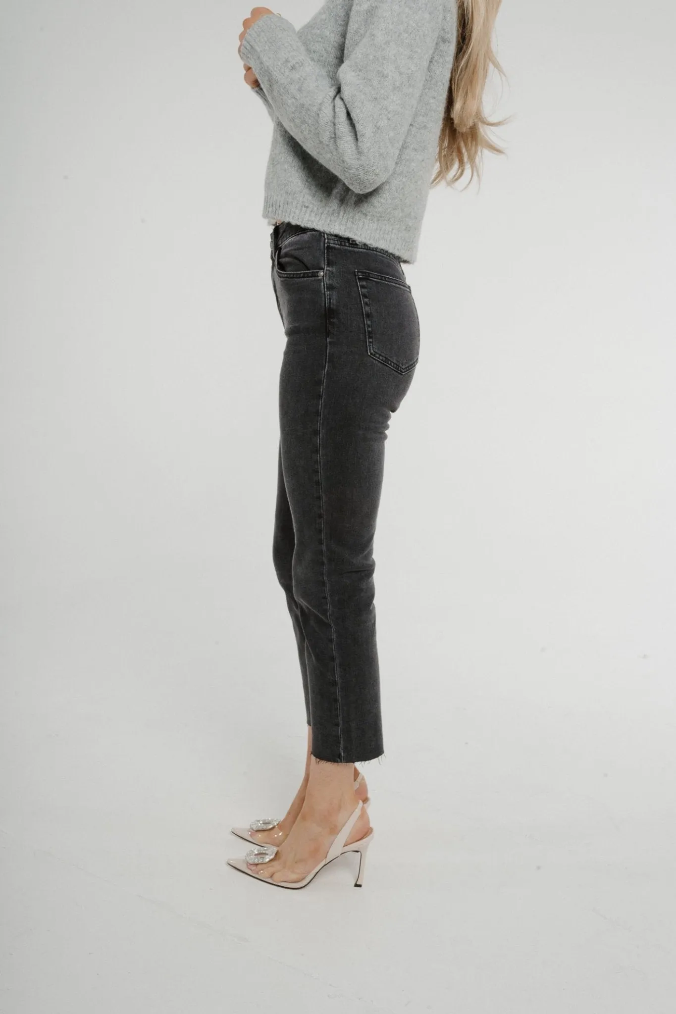 Cindy Straight Leg Jean In Black Wash