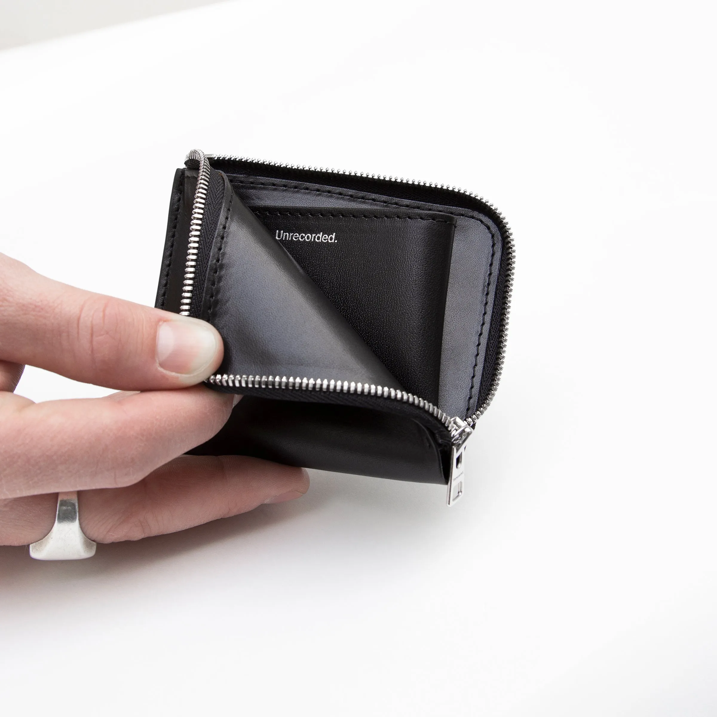 Corner Zip Wallet Black