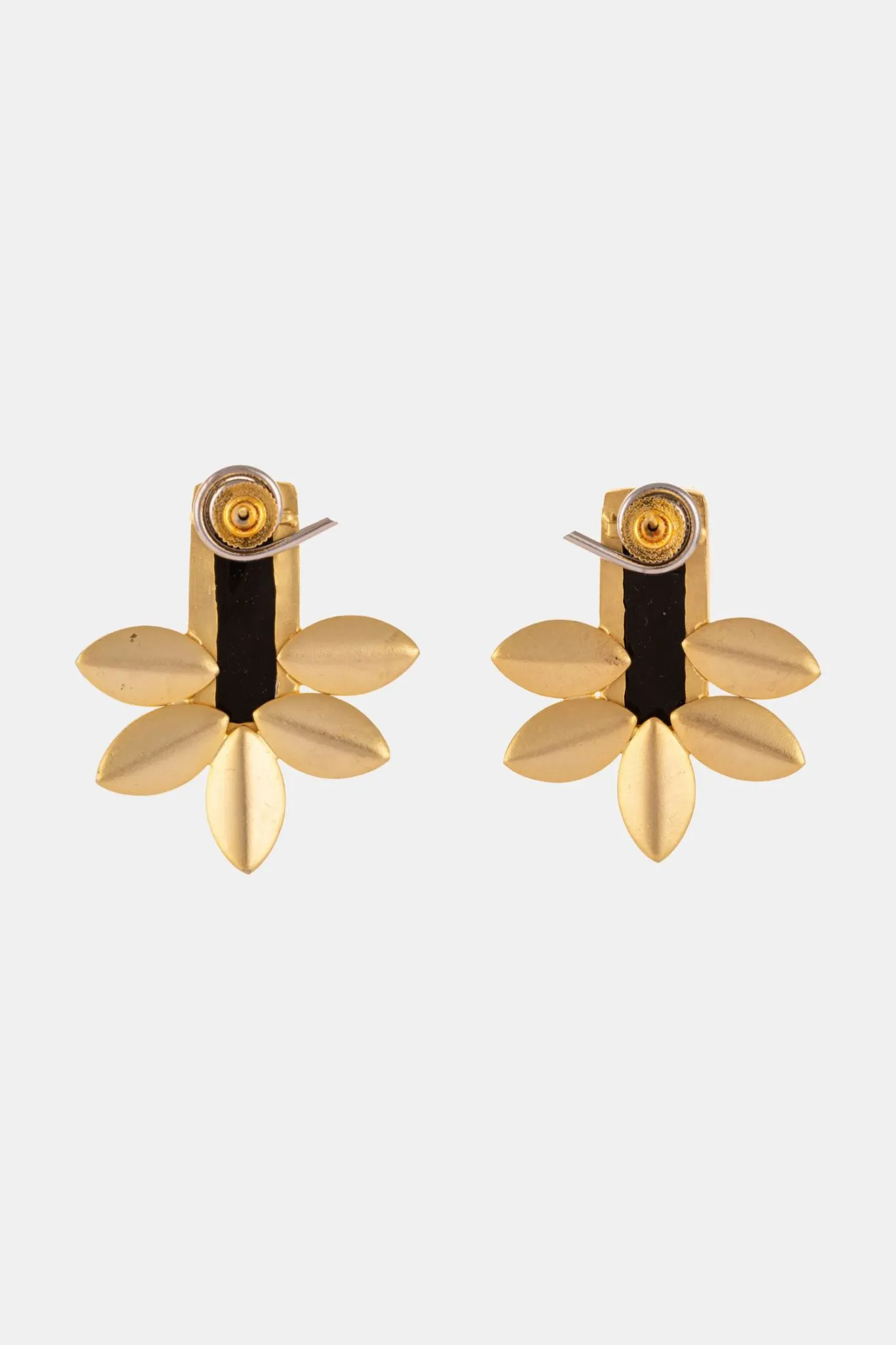 Flower Motif Black Stone Earring