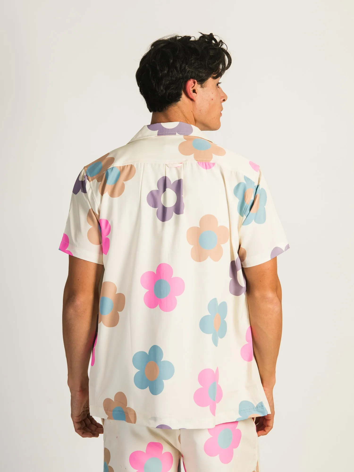 ISLAND HAZE FLORAL SHORT SLEEVE WOVEN