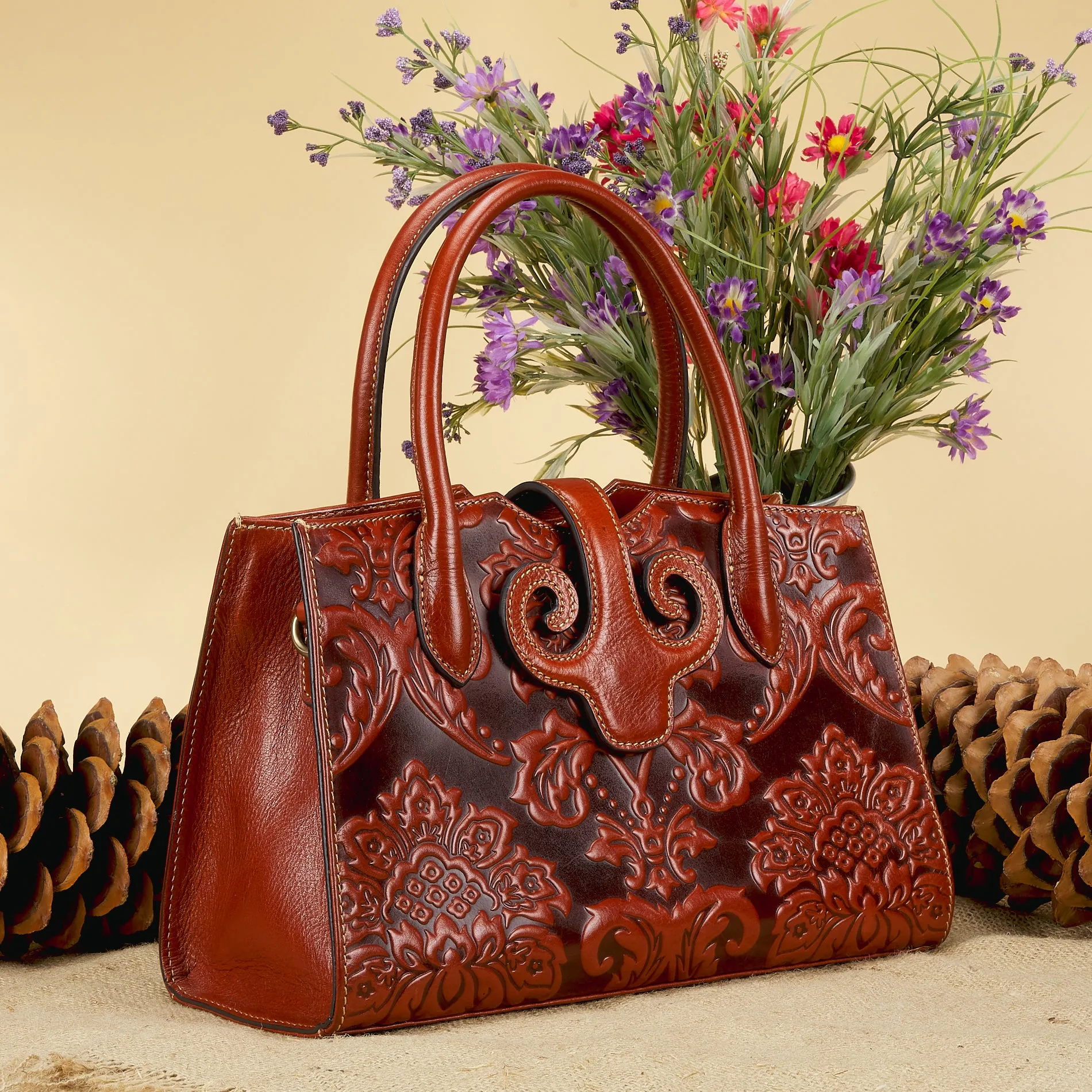 L'ARTISTE HB-LOTUS HANDBAG