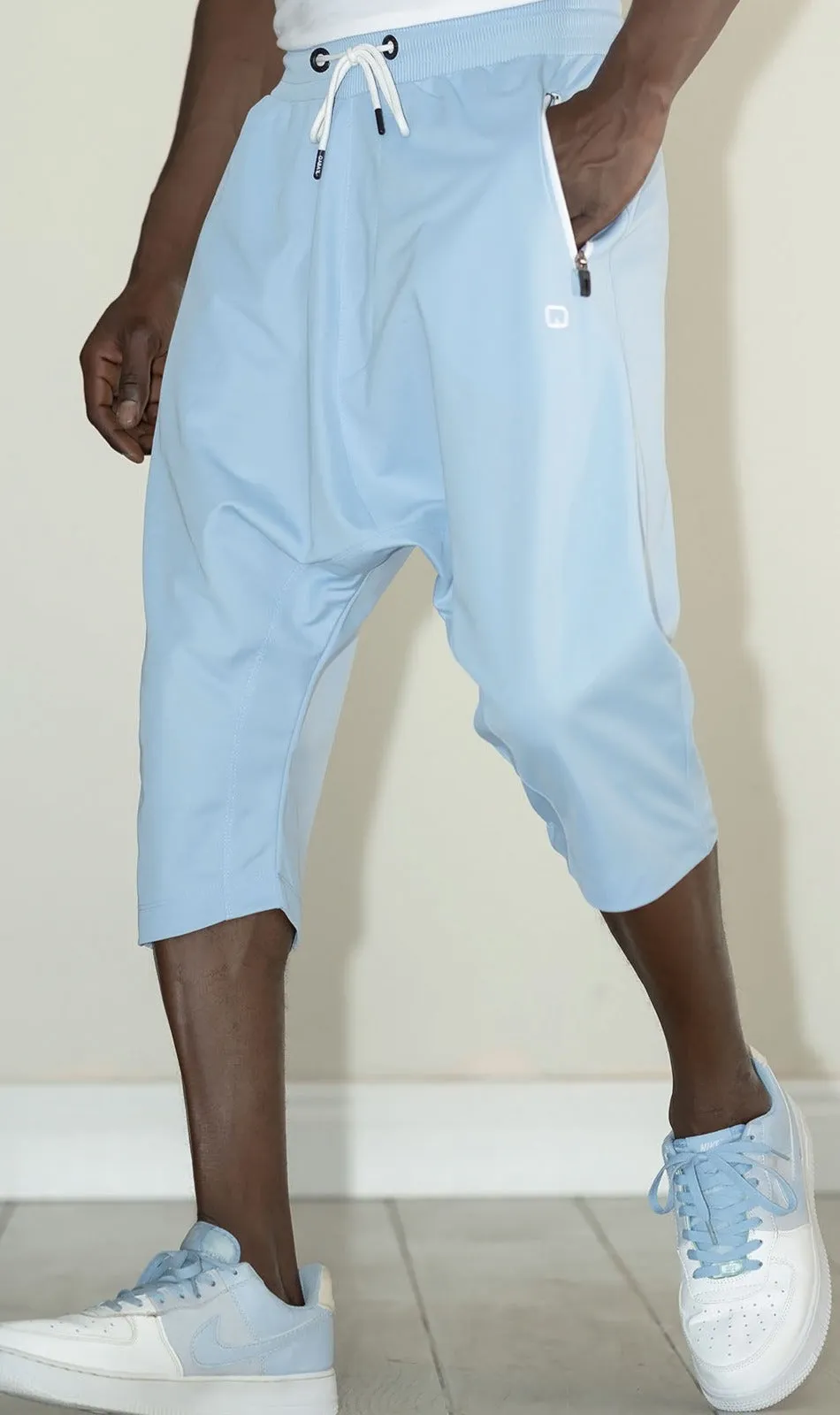 QL Relaxed Lightweight Cropped Joggers in Sky Blue